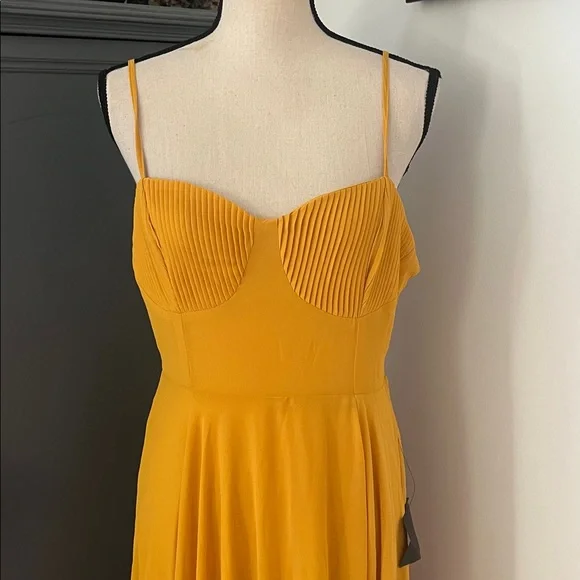 NWT Lulus Cause for Commotion Golden Yellow Pleated Bustier Maxi Dress - Picture 3 of 4